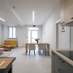 Front - 3 Bedrms With Ac, Free Parking And Wifi Daire Olginate