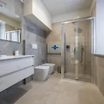 Front - 3 Bedrms With Ac, Free Parking And Wifi Daire *