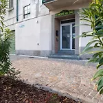 Front - 3 Bedrms With Ac, Free Parking And Wifi * Olginate