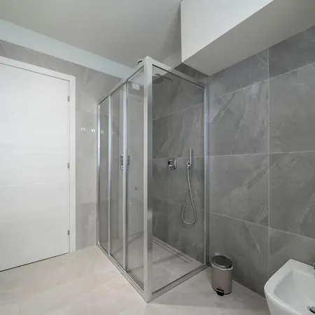 Apartment Front - 3 Bedrms With Ac, Free Parking And Wifi Olginate