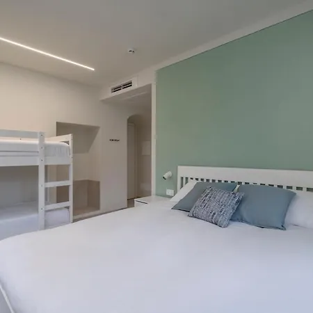 Front - 3 Bedrms With Ac, Free Parking And Wifi Apartment Olginate