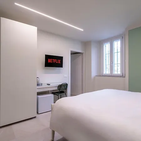 Front - 3 Bedrms With Ac, Free Parking And Wifi Apartment *
