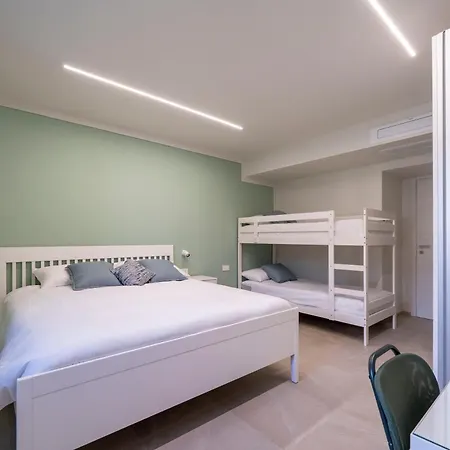 Front - 3 Bedrms With Ac, Free Parking And Wifi Apartment