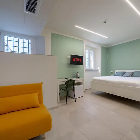 Front - 3 Bedrms With Ac, Free Parking And Wifi Apartment *