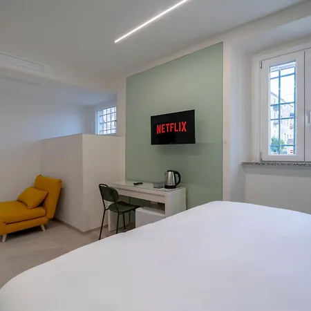 Apartment Front - 3 Bedrms With Ac, Free Parking And Wifi *