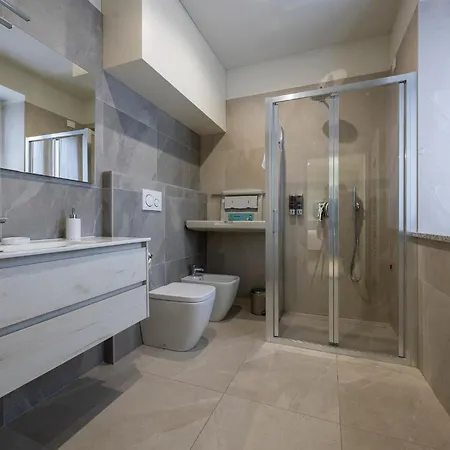 Apartment Front - 3 Bedrms With Ac, Free Parking And Wifi Olginate